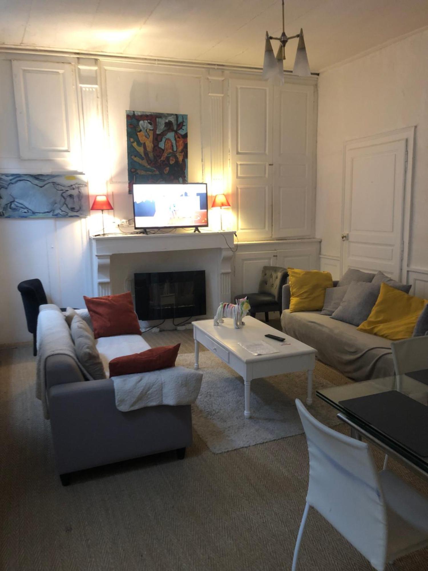 Le Victor Hugo 1G Et Sa Pizza Offerte Apartment Aurillac Luaran gambar